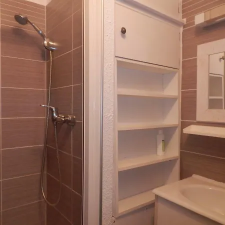 Pluton B63 Apartment